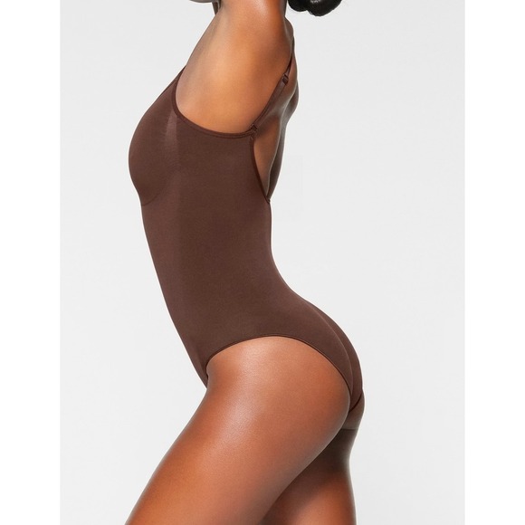 SKIMS Seamless Sculpt Bodysuit Cocoa S/M Shapewear Sculpting Compression - Picture 4 of 6